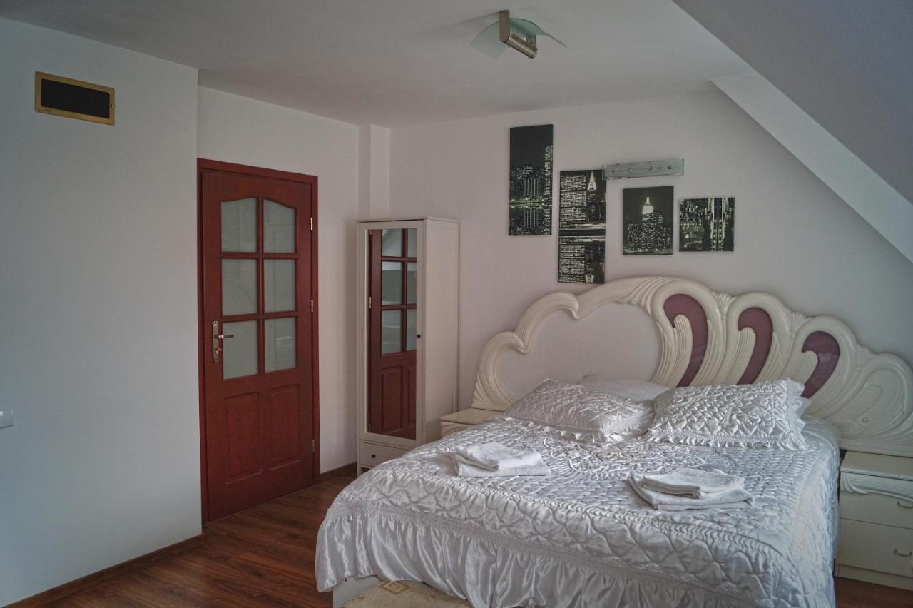 E&M Bed & Breakfast Mikołajki Bagian luar foto