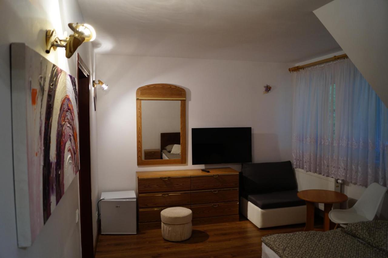 E&M Bed & Breakfast Mikołajki Bagian luar foto
